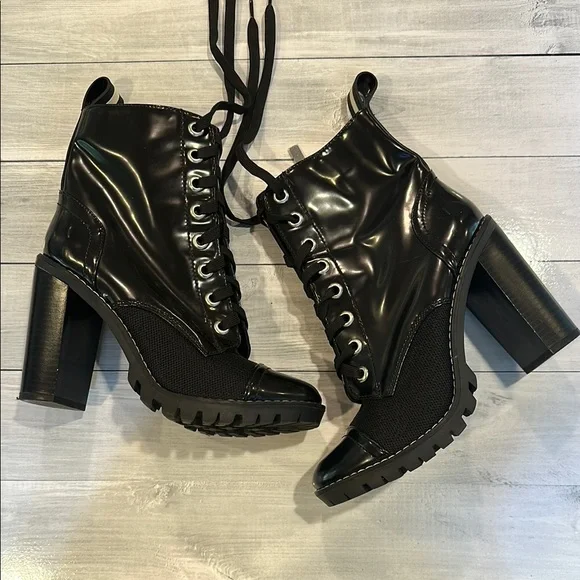 BCBGeneration Sz 8 Pauline Black Lace-Up Zip Combat Boots with Rugged Sole • NWT - Picture 2 of 12